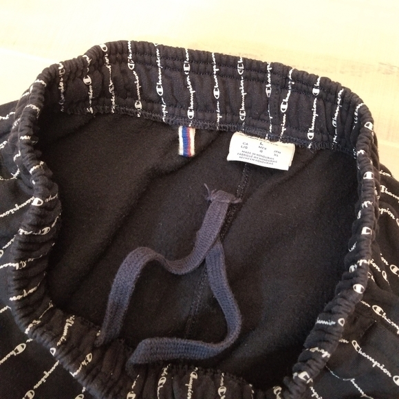 {L} Champion Logo Pin Stripe Spellout Dark Navy Blue Sweat Pant Style Shorts - Picture 8 of 10